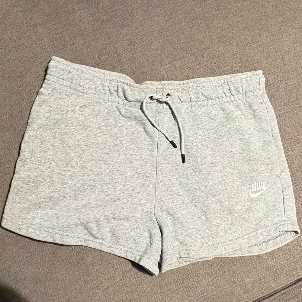 Nike Women's Gray Shorts Medium M